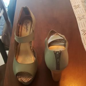 Seychelles Mint Green Leather Wedges